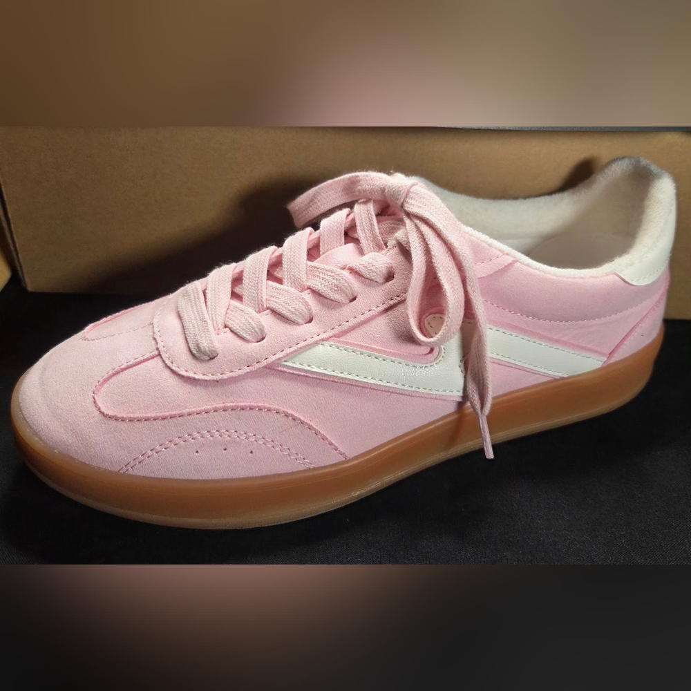 Madden Girl Giia Light Pink Suede Gum Sole Sneakers 7 W/ Box - Picture 7 of 15